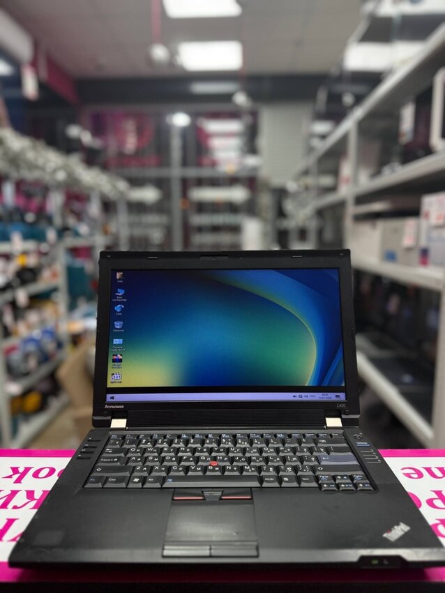 Ноутбук Lenovo i3\8GB 250
