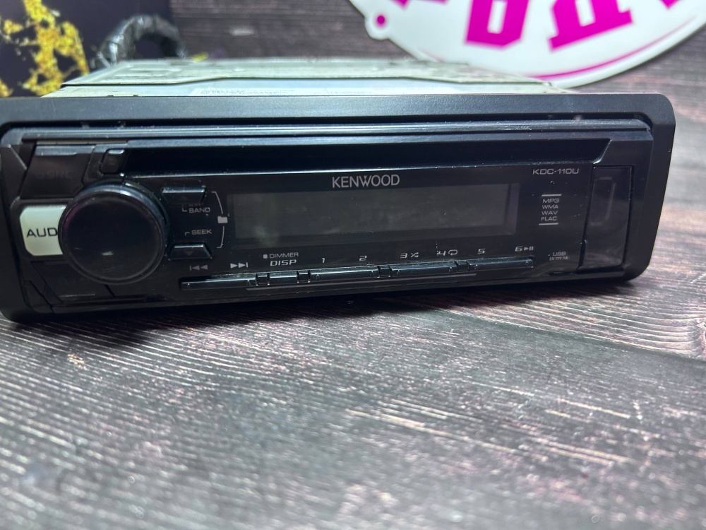Автомагнитола Kenwood KDC-11OU